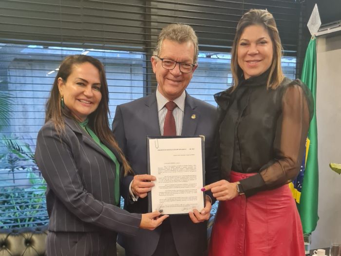 Laércio apresenta proposta que cria o Selo Município Amigo da Mulher