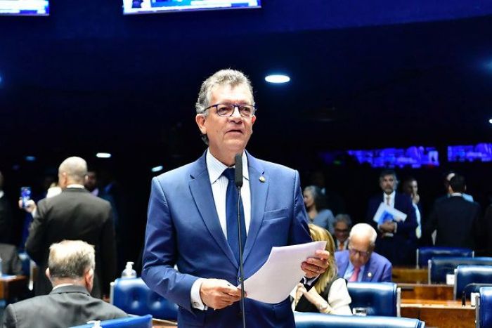 Laércio comemora a retomada da Unigel em Sergipe. O trabalho para viabilizar suprimento de gás a preços competitivos