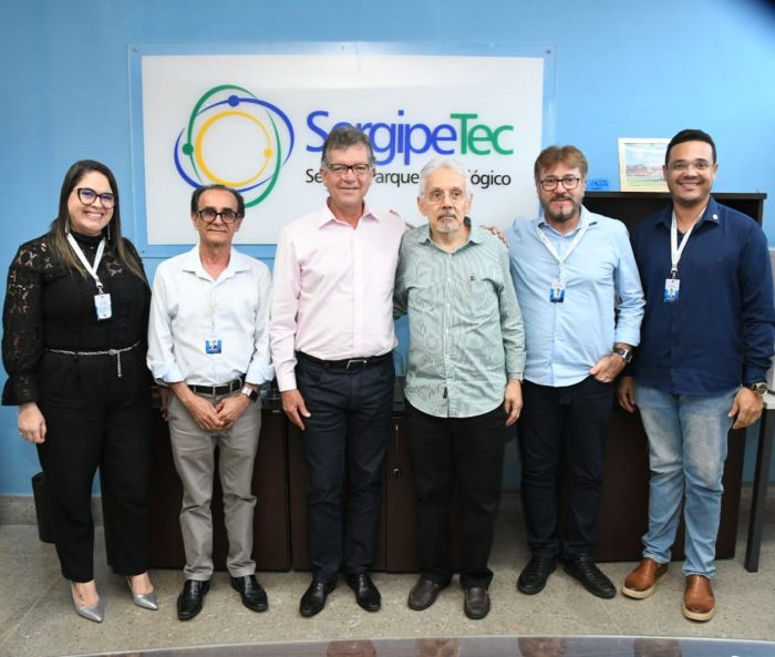 Senador Laércio Oliveira visita o SergipeTec e enaltece inovação no Estado