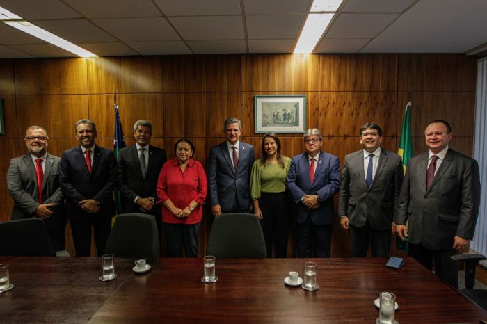 Senador Rogério Carvalho reúne governadores do Nordeste e debate estratégias para fomentar o desenvolvimento regional