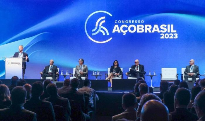 Laércio participa de Congresso da indústria siderúrgica em São Paulo