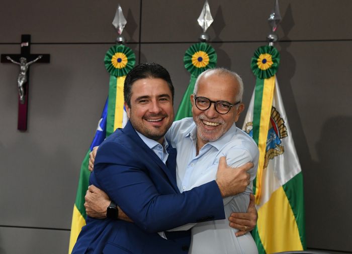 Edvaldo reassume o comando da Prefeitura de Aracaju