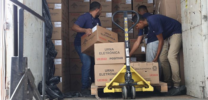Justiça Eleitoral recebeu mais de 53 mil novas urnas para as Eleições 2024