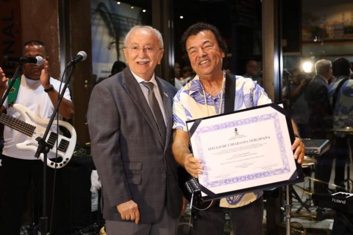 Mestre da guitarra baiana, Lito Nascimento é o mais novo cidadão sergipano