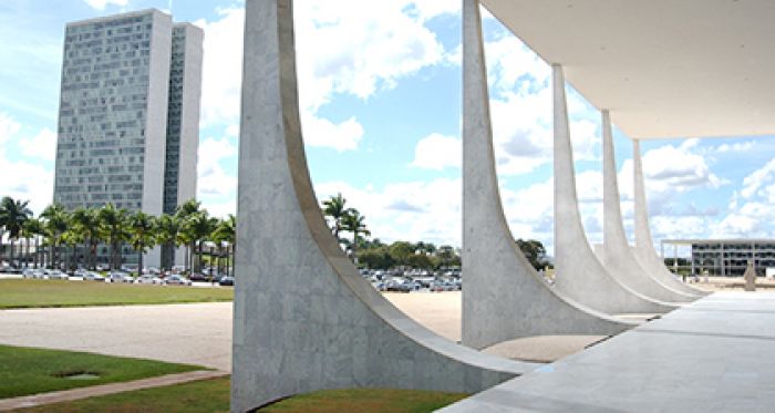 Congresso deve regulamentar licença-paternidade em 18 meses, decide STF