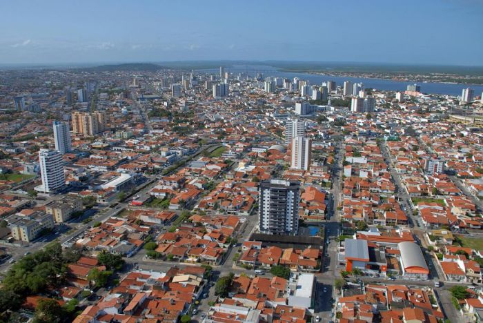 2.710 imóveis irregulares foram notificados em Aracaju durante 2023