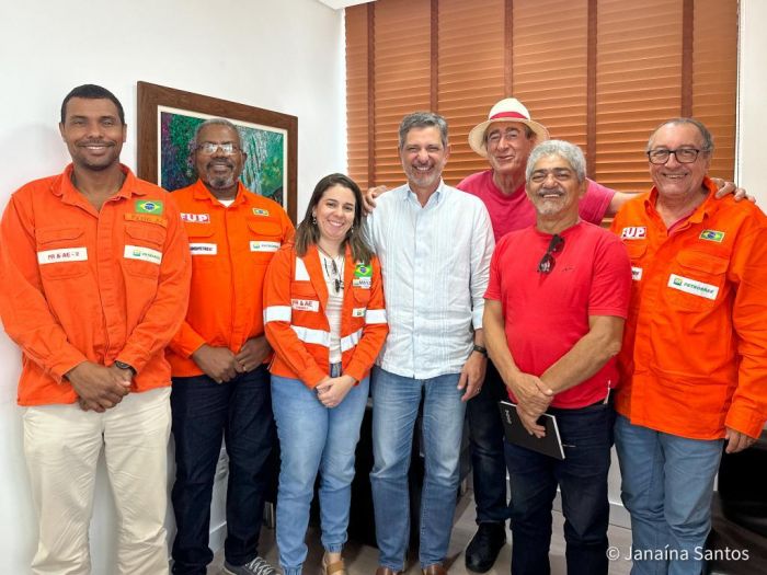 Senador Rogério Carvalho se reúne com petroleiros sergipanos e reforça defesa do retorno da Petrobras ao estado