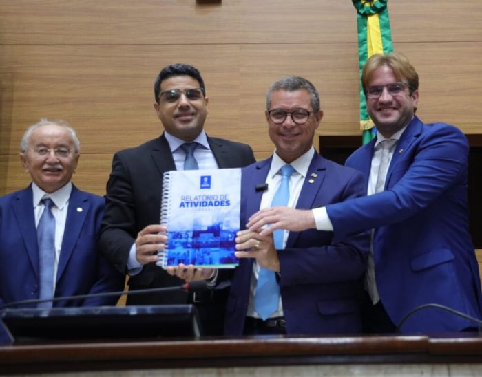 Parlamentares recebem Relatório de Gestão produzido pelo Governo de Sergipe
