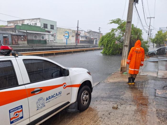 Prefeitura mantém equipes em alerta e segue monitorando chuvas na capital