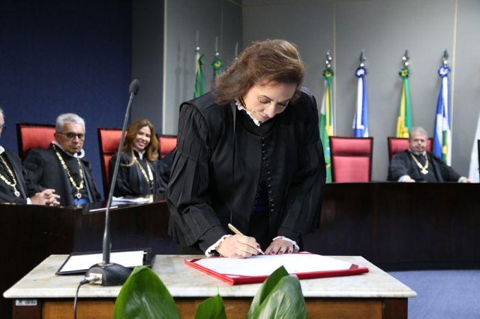 Simone Fraga é empossada desembargadora do TJSE