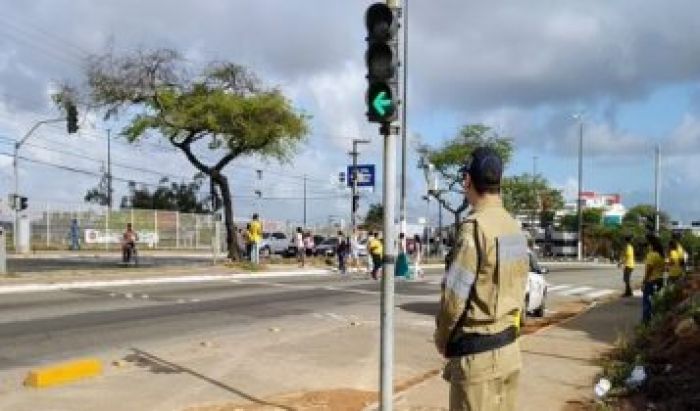 Informe Tancredo Neves: trânsito continua com alterações nesta segunda, 26