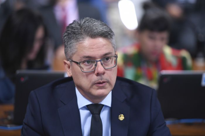 CPI da Braskem: MDB indica senador Alessandro Vieira para substituir Renan Calheiros