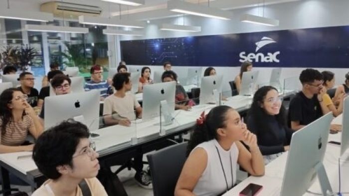 Estudantes da UFS participam de aula no Laboratório Apple do Senac em Aracaju