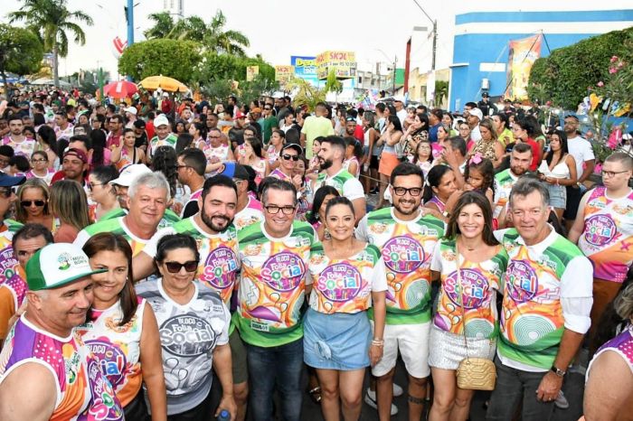 Laércio celebra aniversário de Moita Bonita no Bloco Folia Social