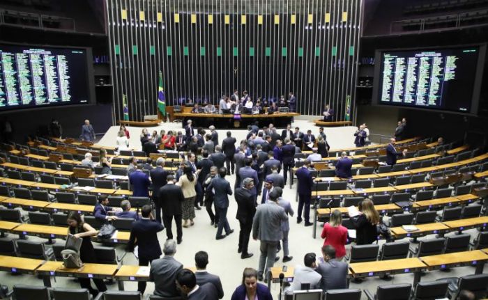 Câmara dos Deputados: projeto que restringe saída temporária de presos é aprovado