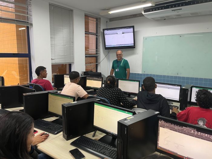 Jovens do Quilombo Maloca iniciam trilha em Tecnologia da Informação