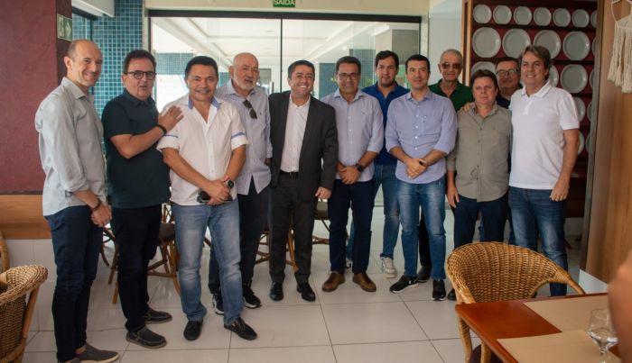 Luiz Roberto e Fabiano expõem projeto de governo e diretrizes para o turismo à diretoria da ABIH