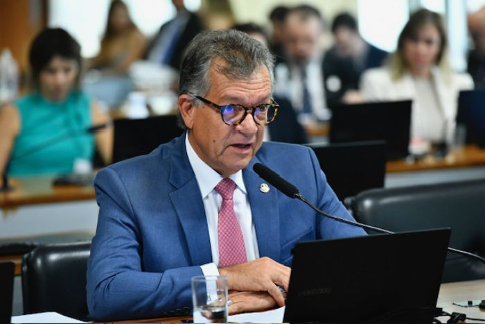 Senador Laércio viabiliza doação de computadores para inclusão digital em Sergipe