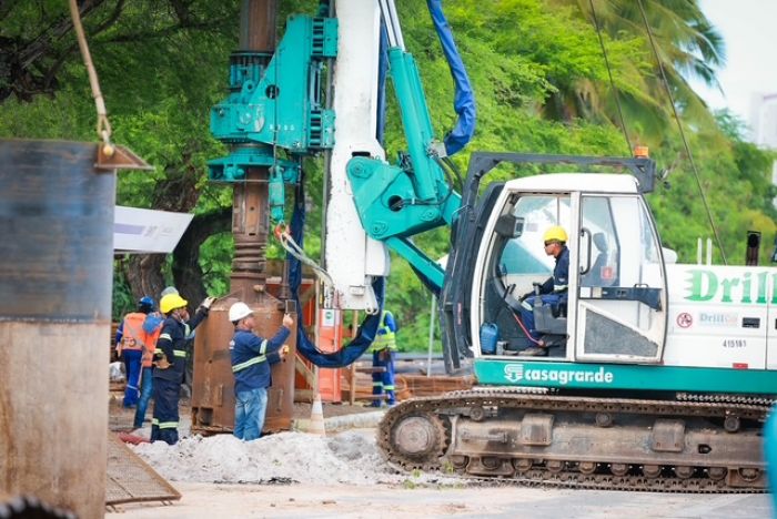 Governador vistoria obras do Complexo Viário Senadora Maria do Carmo